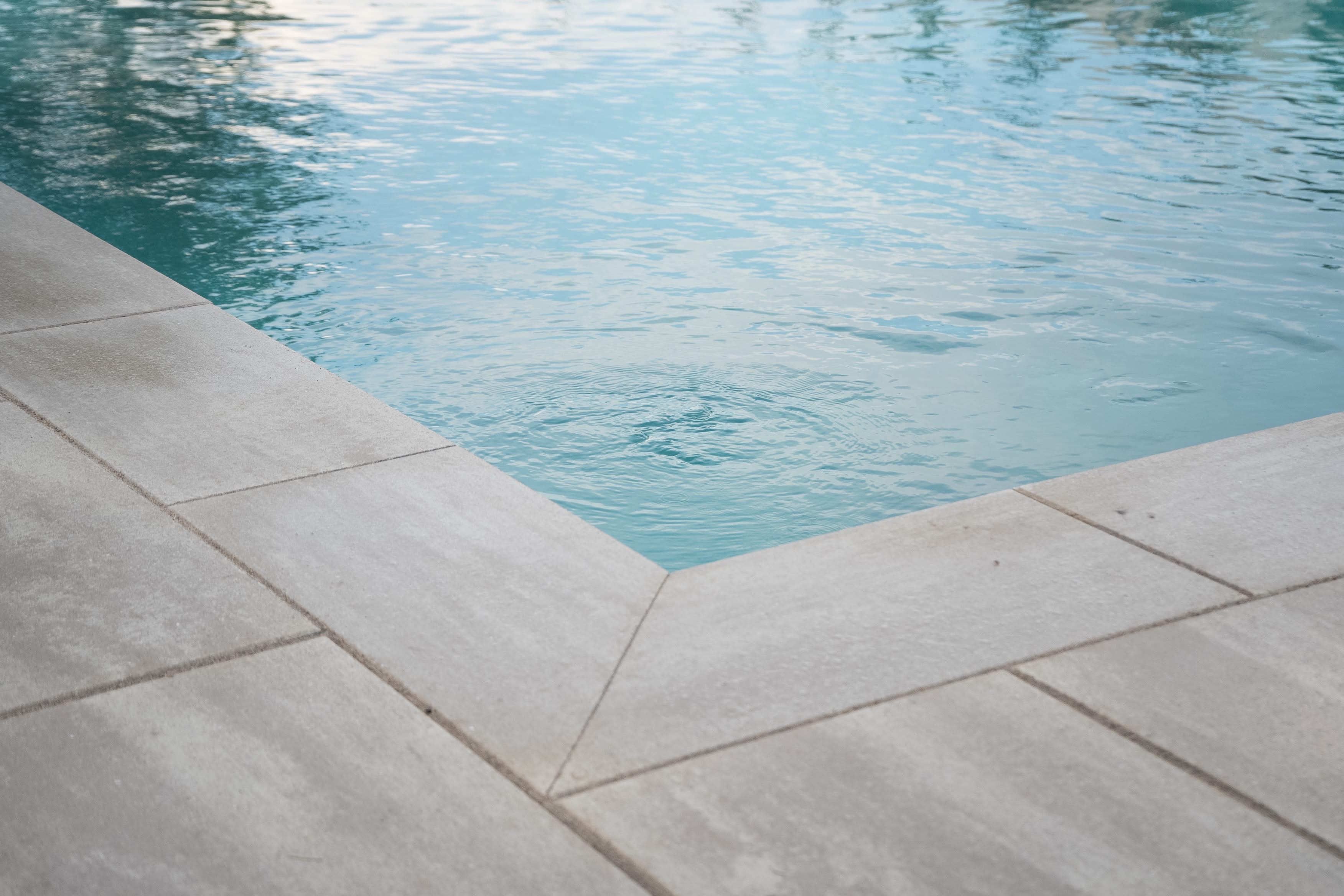 Pool corner & coping detail